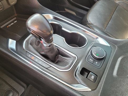 Used 2021 Chevrolet Traverse Premier w/ Redline Edition FWD image 28