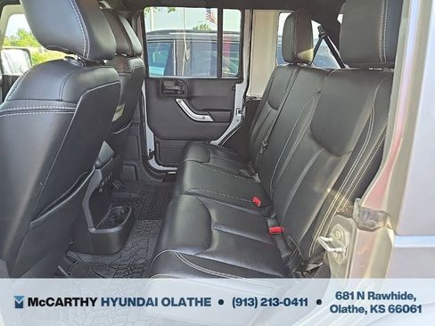 Used 2015 Jeep Wrangler Unlimited Sahara w/ Connectivity Group AWD/4WD image 4