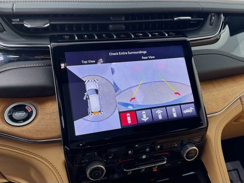 Used 2024 Jeep Grand Cherokee L Summit image 14