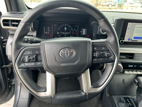 Used 2025 Toyota 4Runner SR5 image 26