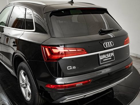 Used 2023 Audi Q5 2.0T Premium w/ Convenience Package image 19