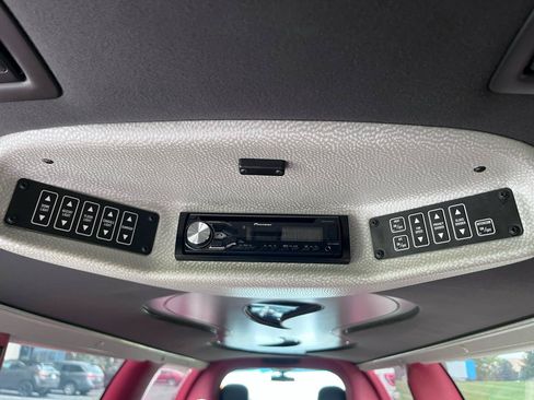 Used 2008 Lincoln Town Car Executive RWD image 21