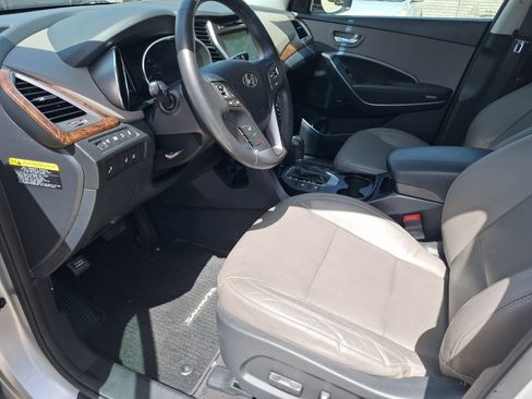 Used 2017 Hyundai Santa Fe FWD image 15