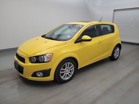 Used 2015 Chevrolet Sonic LT w/ LT Promotional Package FWD image 2