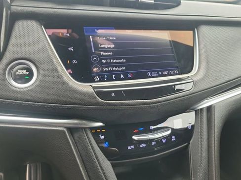Used 2022 Cadillac XT5 Premium Luxury w/ Technology Package AWD/4WD image 13