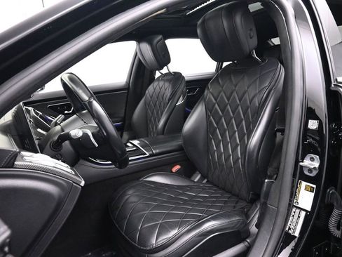Used 2022 Mercedes-Benz S 580 4MATIC Sedan w/ AMG Line Package image 12