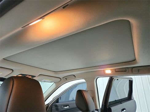 Used 2024 Nissan Pathfinder Platinum w/ Cargo Package image 23