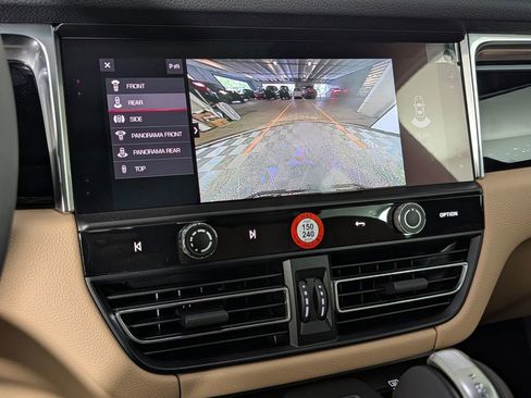 New 2026 Porsche Macan AWD/4WD image 32