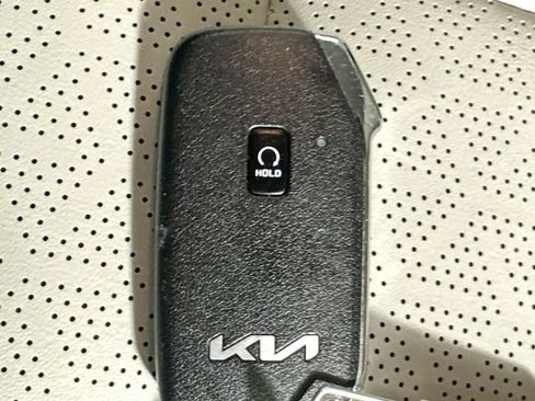 Used 2023 Kia Sorento EX AWD/4WD image 17