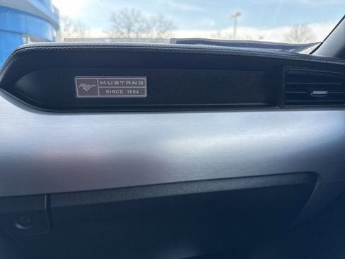 Used 2016 Ford Mustang Premium image 29