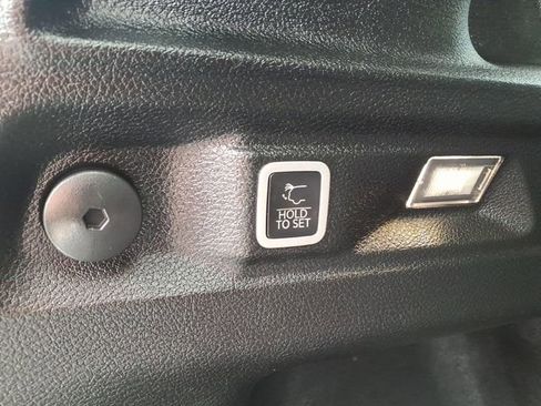 Certified 2023 Jeep Grand Cherokee L Limited image 12