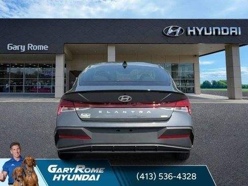 Certified 2025 Hyundai Elantra SEL FWD image 7