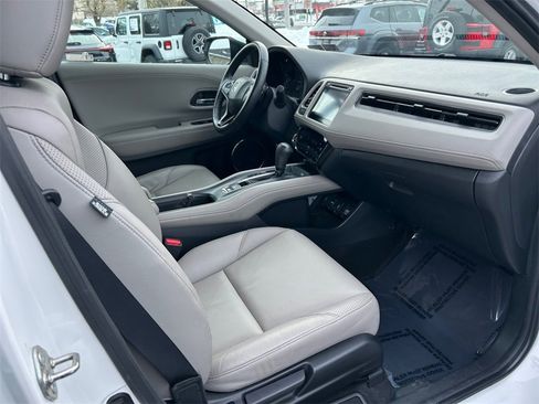 Used 2018 Honda HR-V EX-L image 19