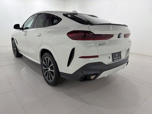 Certified 2024 BMW X6 xDrive40i w/ Executive Package image 3