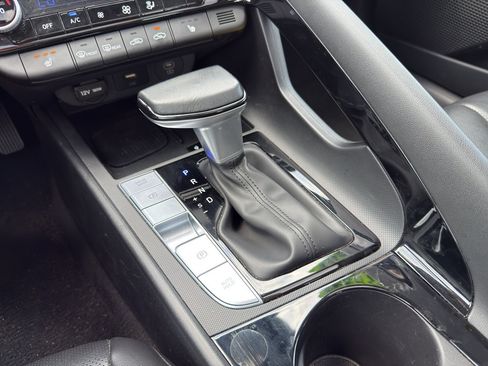 Used 2025 Hyundai Elantra Limited FWD image 29