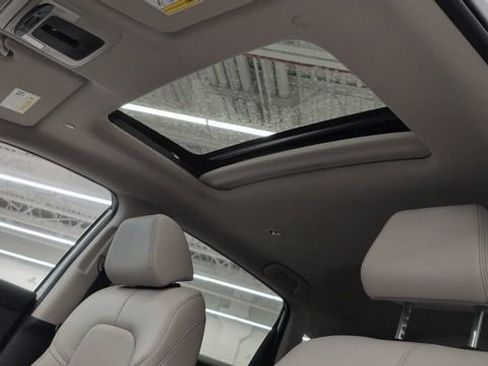 New 2026 Honda HR-V EX-L image 18