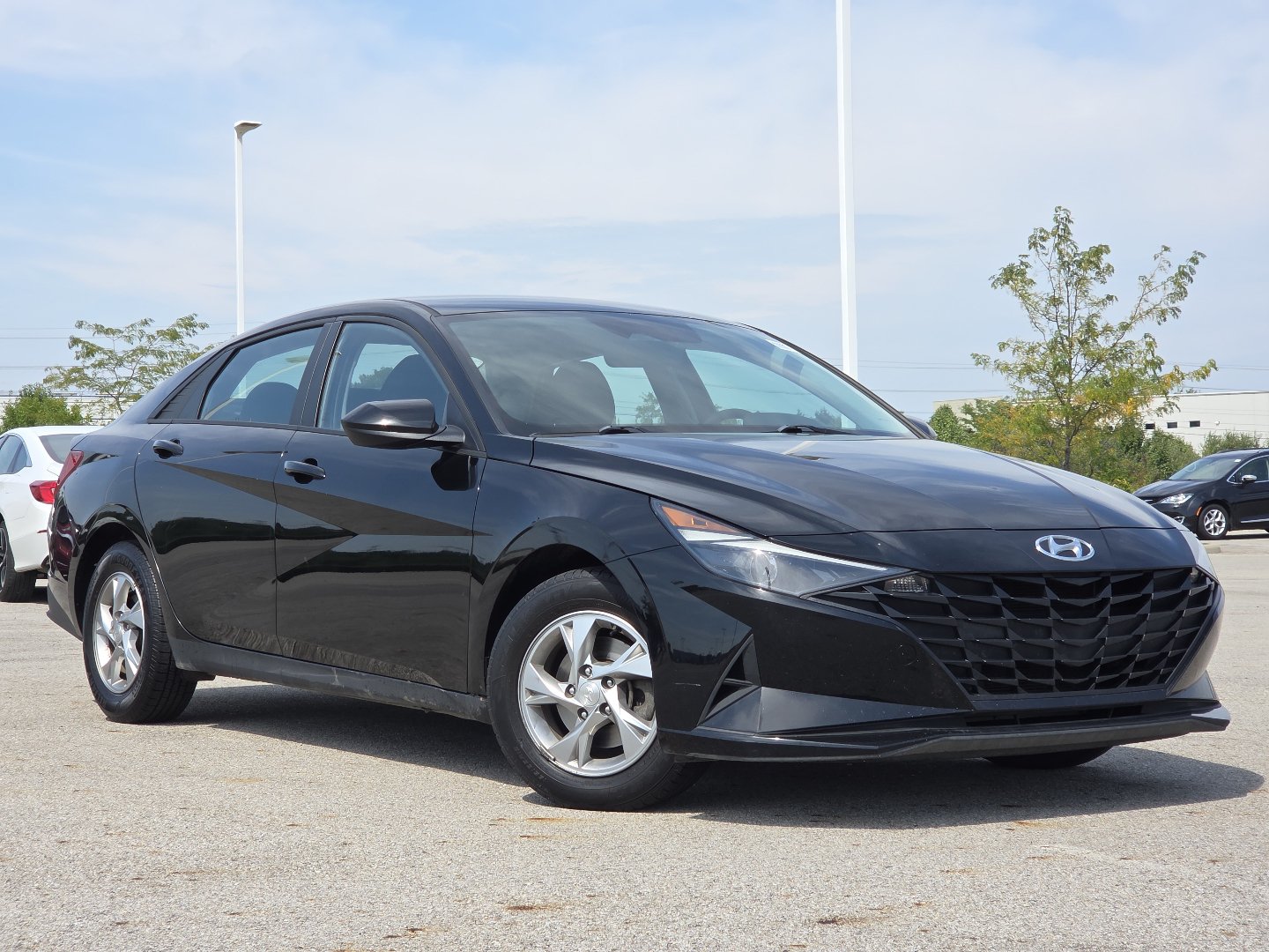 Used 2021 Hyundai Elantra SE FWD image 1