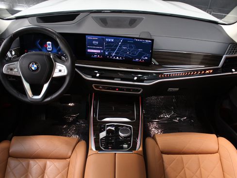 Used 2025 BMW X7 xDrive40i AWD/4WD image 24