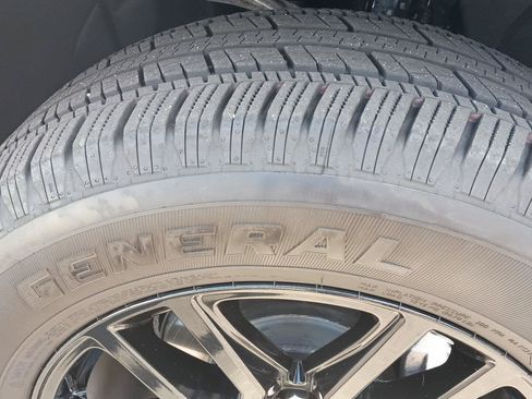 Used 2024 GMC Sierra 1500 Elevation AWD/4WD image 7