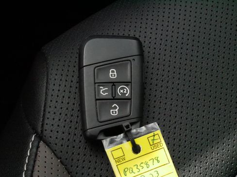 Certified 2023 Volkswagen Taos SEL AWD/4WD image 31