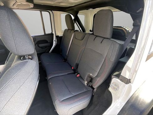 Certified 2025 Jeep Wrangler Unlimited Rubicon AWD/4WD image 22