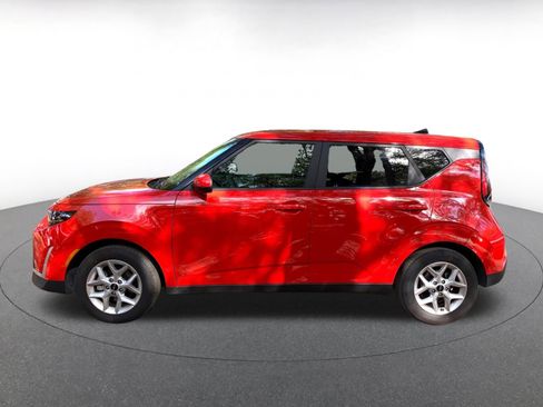 Used 2025 Kia Soul LX w/ LX Technology Package image 4