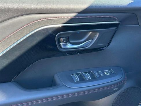 Used 2025 Acura ADX A-Spec image 13