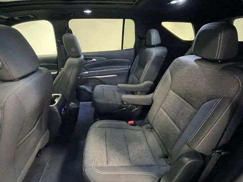 Used 2025 Chevrolet Traverse LT w/ Sun and Wheel Package AWD/4WD image 18