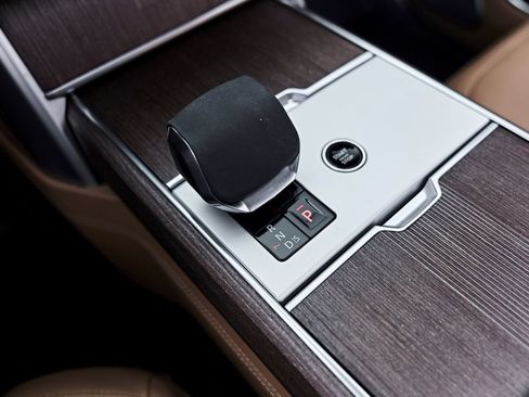 Used 2025 Land Rover Range Rover Autobiography AWD/4WD image 68