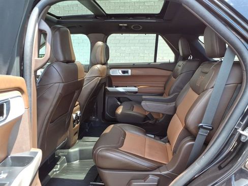 Used 2024 Ford Explorer King Ranch w/ Technology Package AWD/4WD image 13