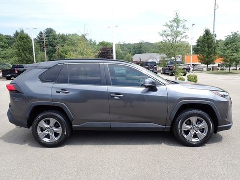 Used 2022 Toyota RAV4 XLE image 8