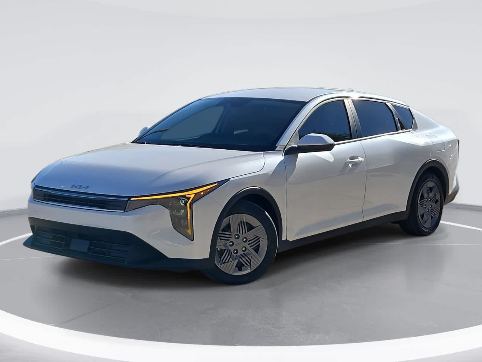 Used 2025 Kia K4 FWD image 1