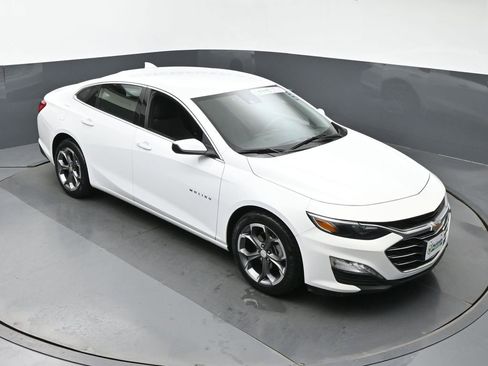 Used 2024 Chevrolet Malibu LT FWD image 3
