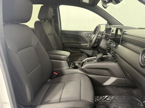 Used 2024 Chevrolet Colorado Trail Boss w/ LPO, Dark Essentials Package AWD/4WD image 10