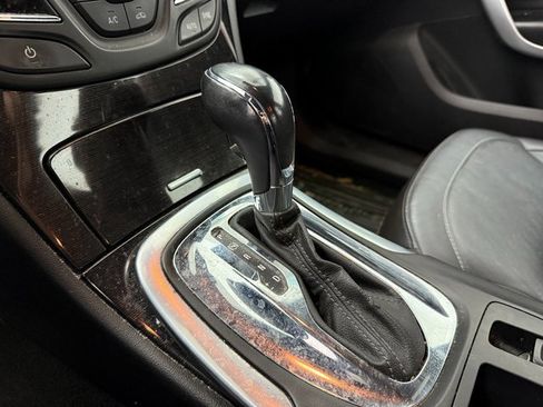 Used 2016 Buick Regal image 11