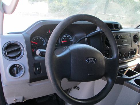 Used 2014 Ford E-150 and Econoline 150 image 4
