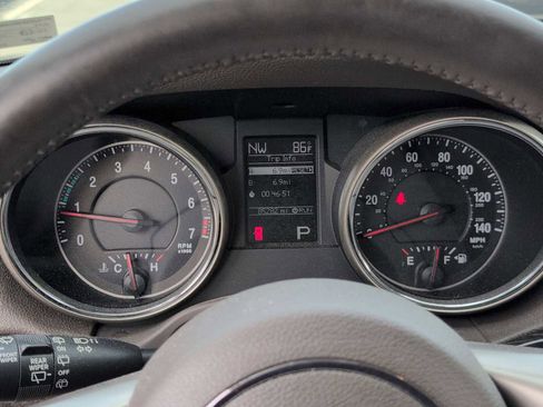 Used 2012 Jeep Grand Cherokee Laredo w/ Laredo E Group image 28