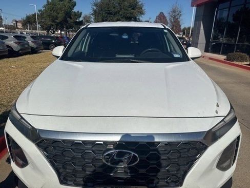 Used 2019 Hyundai Santa Fe SE image 2