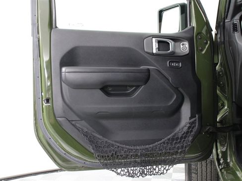 Used 2021 Jeep Wrangler Unlimited Sport image 17