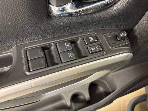 Used 2021 Nissan Titan SV w/ Accessory Utility Package image 22