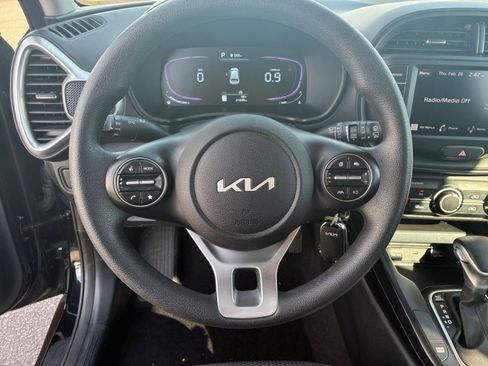 Used 2025 Kia Soul LX w/ LX Technology Package image 25