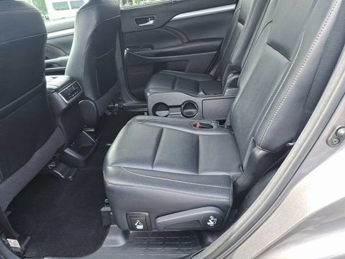 Used 2017 Toyota Highlander XLE w/ Protection Package #3 AWD/4WD image 29