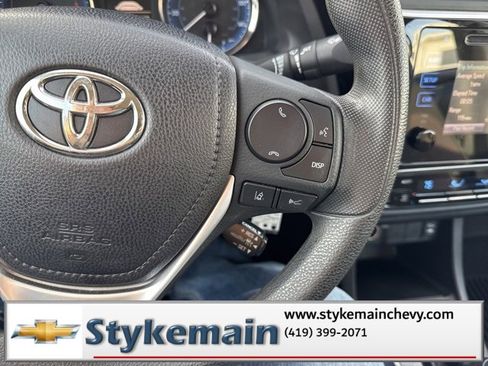 Used 2018 Toyota Corolla L image 35