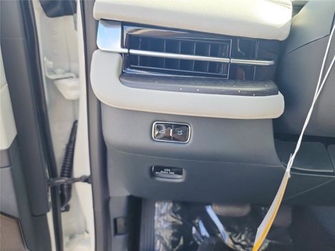 New 2026 Lincoln Navigator L Black Label image 32