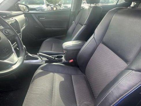 Used 2017 Toyota Corolla SE w/ Carpet Mat Package (TMS) FWD image 11