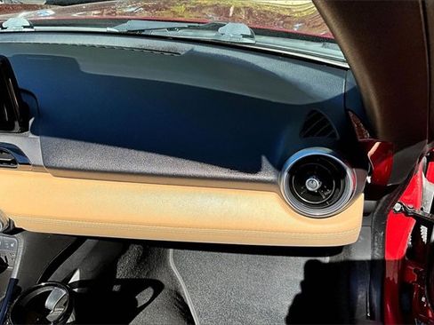 Used 2019 MAZDA MX-5 Miata RF Grand Touring image 20