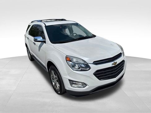 Used 2017 Chevrolet Equinox Premier w/ Enhanced Convenience Package AWD/4WD image 2