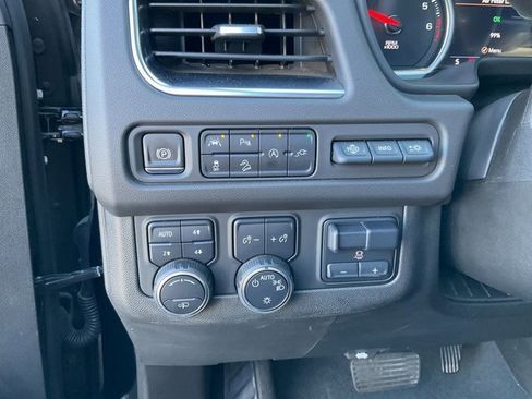 Used 2021 Chevrolet Suburban High Country image 10