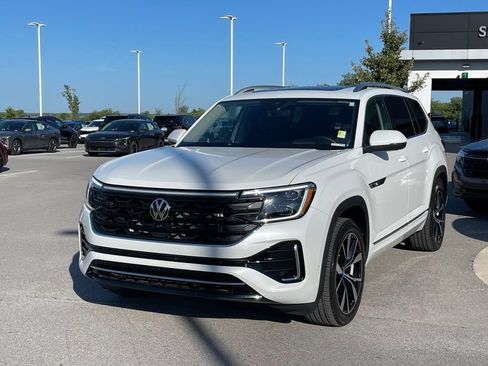 Used 2025 Volkswagen Atlas SEL Premium R-Line AWD/4WD image 3