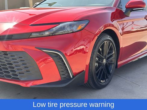 Used 2025 Toyota Camry SE w/ Convenience Package image 4